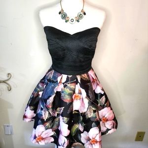 DRESS-strapless, Prom, Cocktail, Party dress.